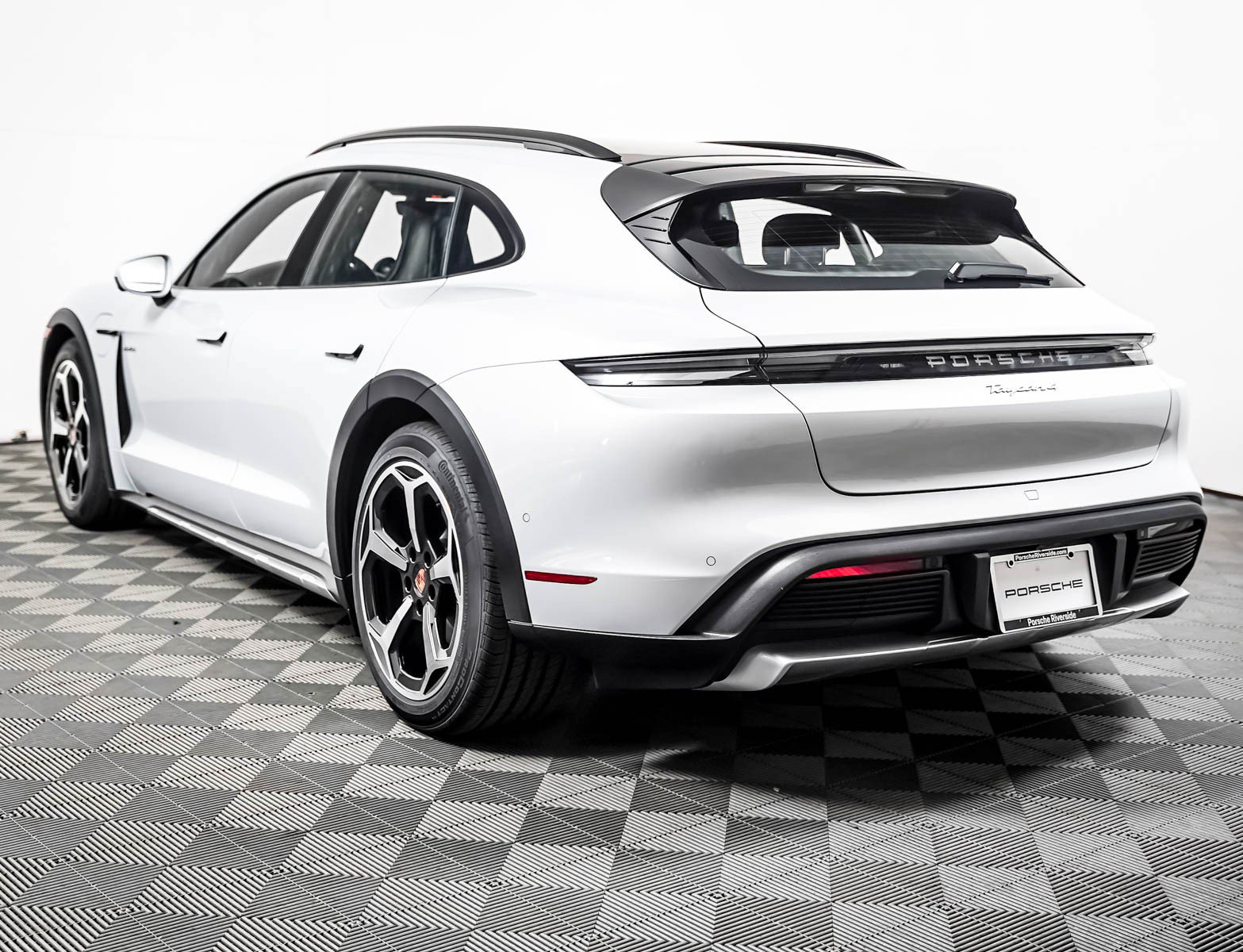 New 2026 Porsche Taycan 4 Cross Turismo AWD/4WD image 3