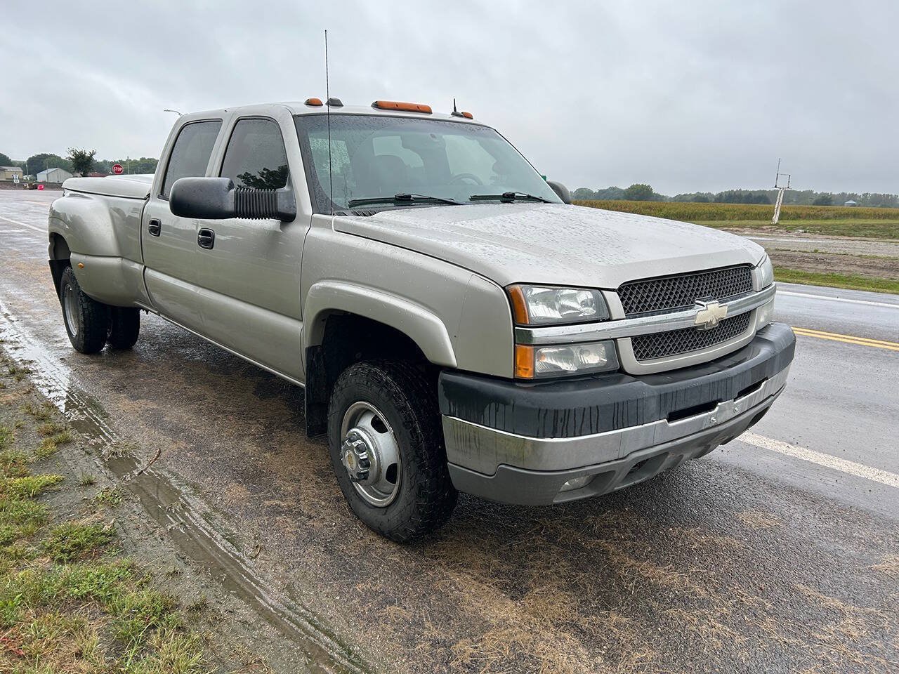 Used 2004 Chevrolet Silverado 3500 4x4 Crew Cab w/ Heavy-Duty Power Package image 10
