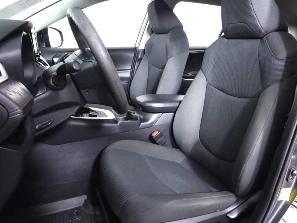 Used 2021 Toyota RAV4 LE AWD/4WD image 27
