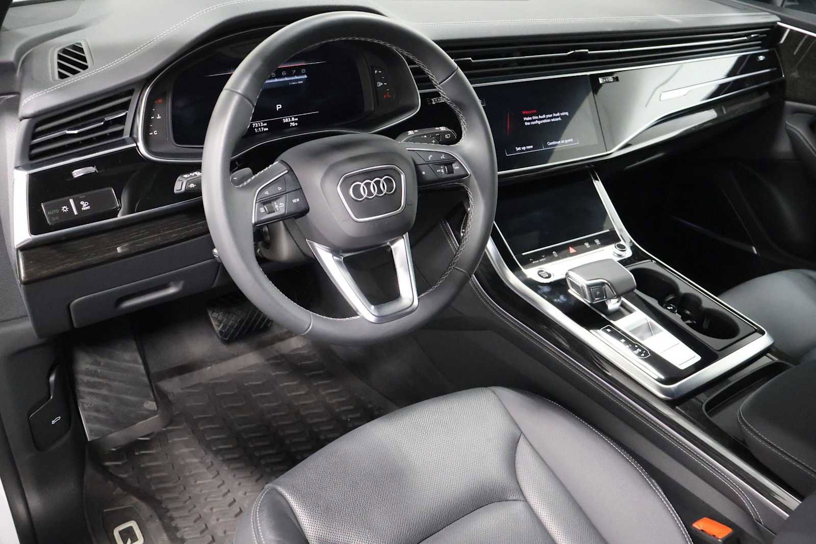 Certified 2025 Audi Q8 Premium Plus w/ Premium Plus Package AWD/4WD image 4