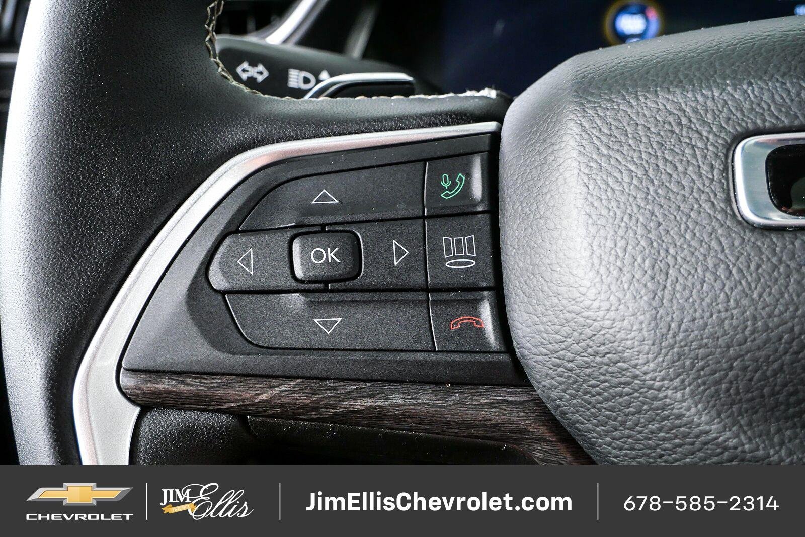 Used 2025 Jeep Grand Cherokee Limited w/ Black Appearance Package RWD image 10