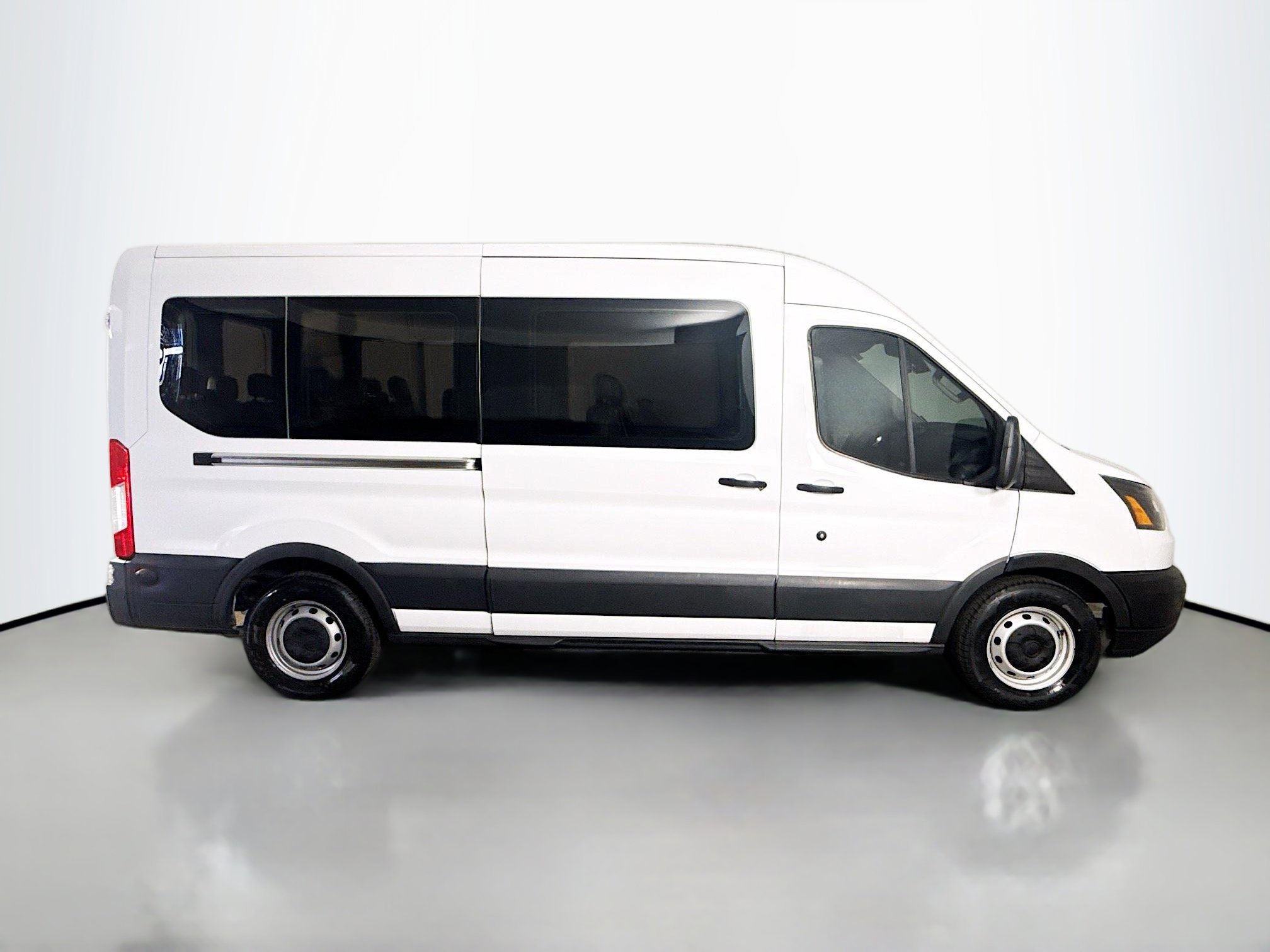 Used 2017 Ford Transit 350 XL image 11