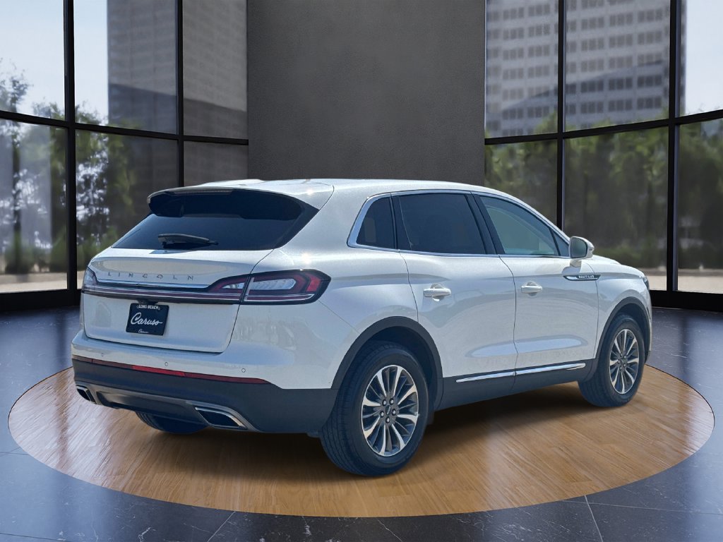 Certified 2023 Lincoln Nautilus Reserve w/ Luxury Package FWD image 3