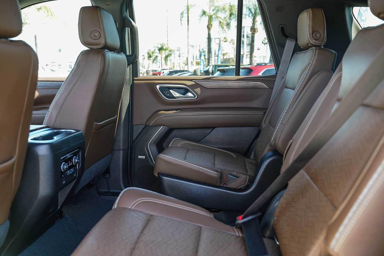 Used 2021 Chevrolet Tahoe High Country w/ Premium Package image 17