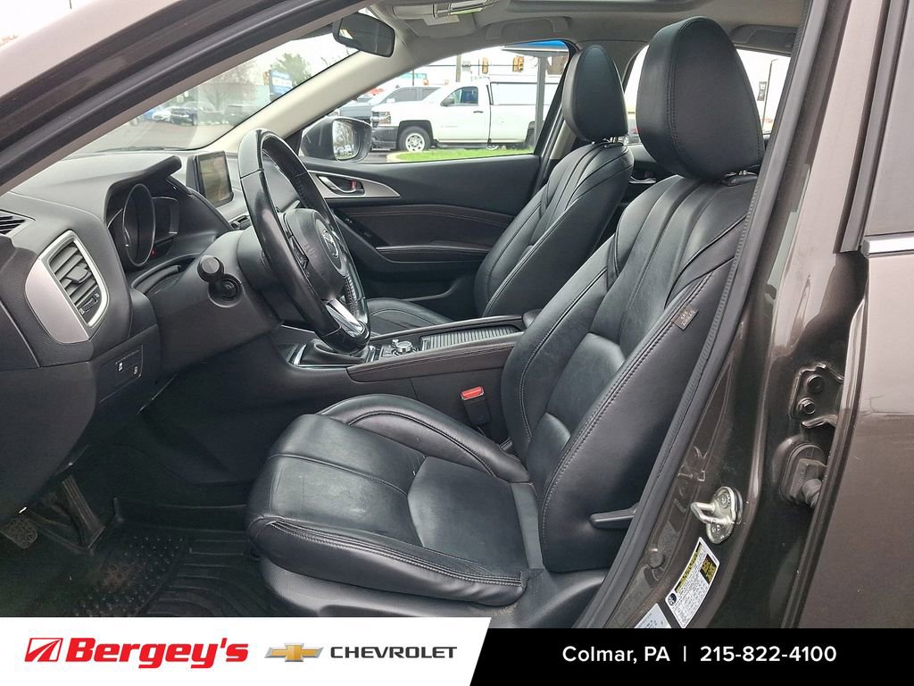 Used 2017 MAZDA MAZDA3 Touring FWD image 16