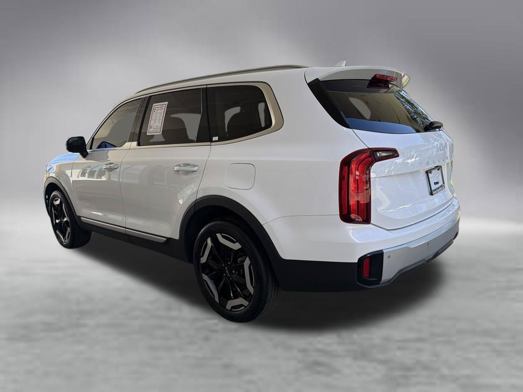 Used 2024 Kia Telluride S FWD image 4