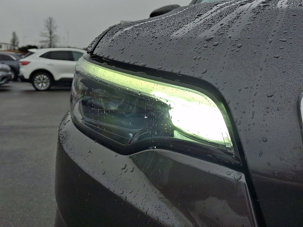 Used 2020 Jeep Cherokee Limited w/ Technology Group image 12