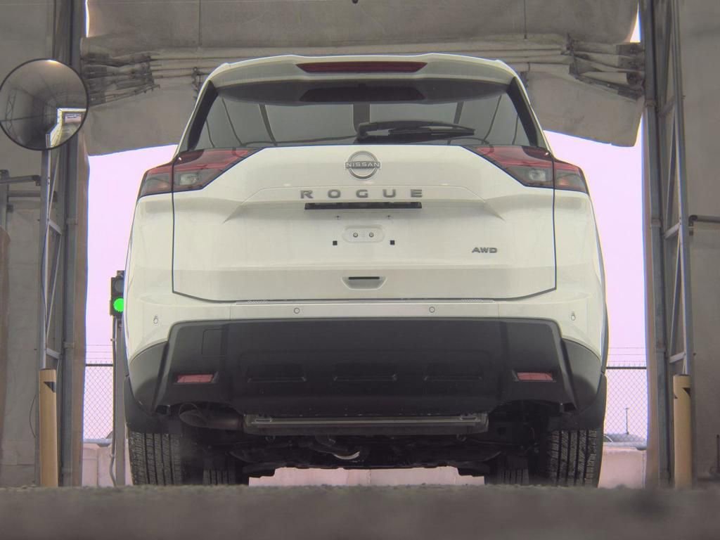 Certified 2025 Nissan Rogue SV image 7