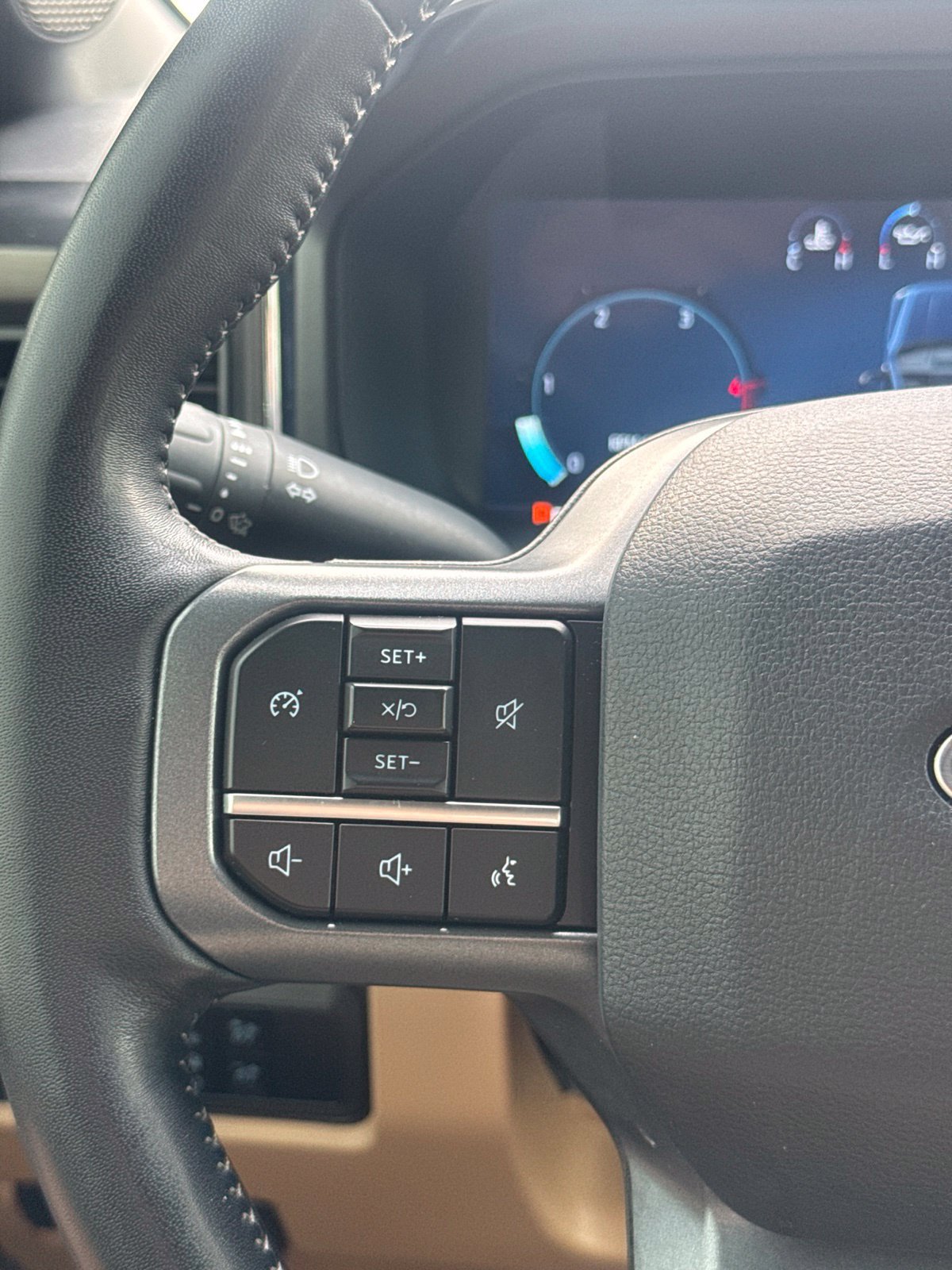 Used 2024 Ford F250 Lariat w/ Sport Appearance Package AWD/4WD image 26