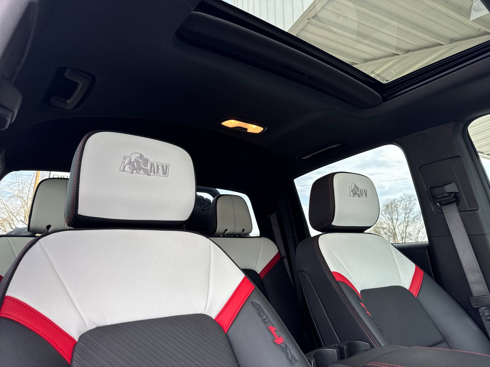 New 2024 GMC Canyon AT4X w/ AT4X AEV Edition image 16