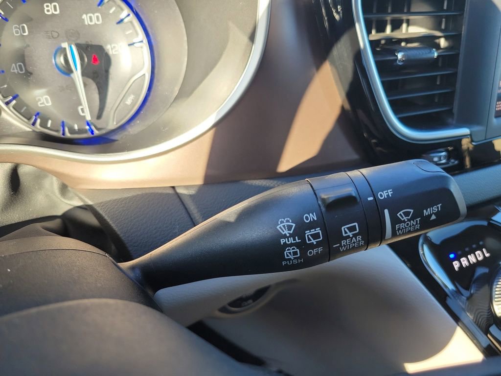 Used 2023 Chrysler Voyager LX image 28