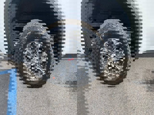 New 2026 GMC Sierra 1500 SLE w/ Preferred Package image 5