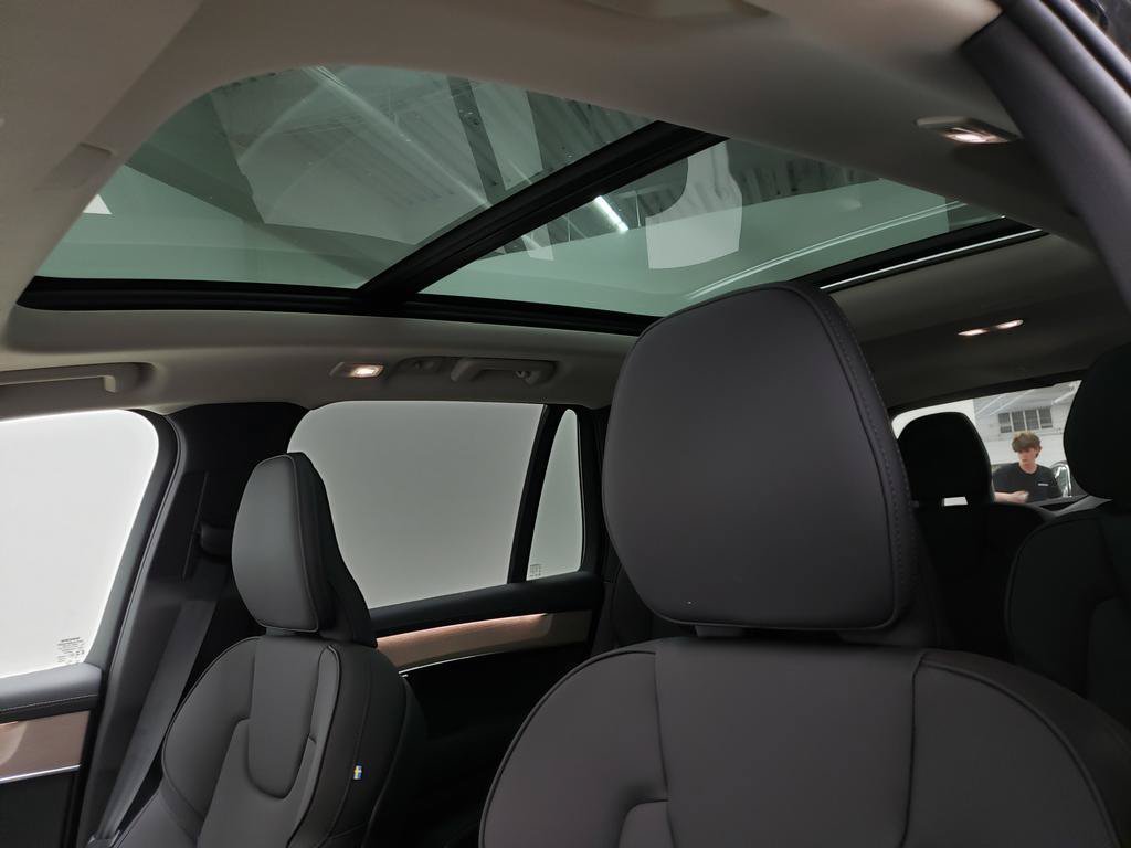 New 2026 Volvo XC90 B6 Plus w/ Protection Package Premier AWD/4WD image 7