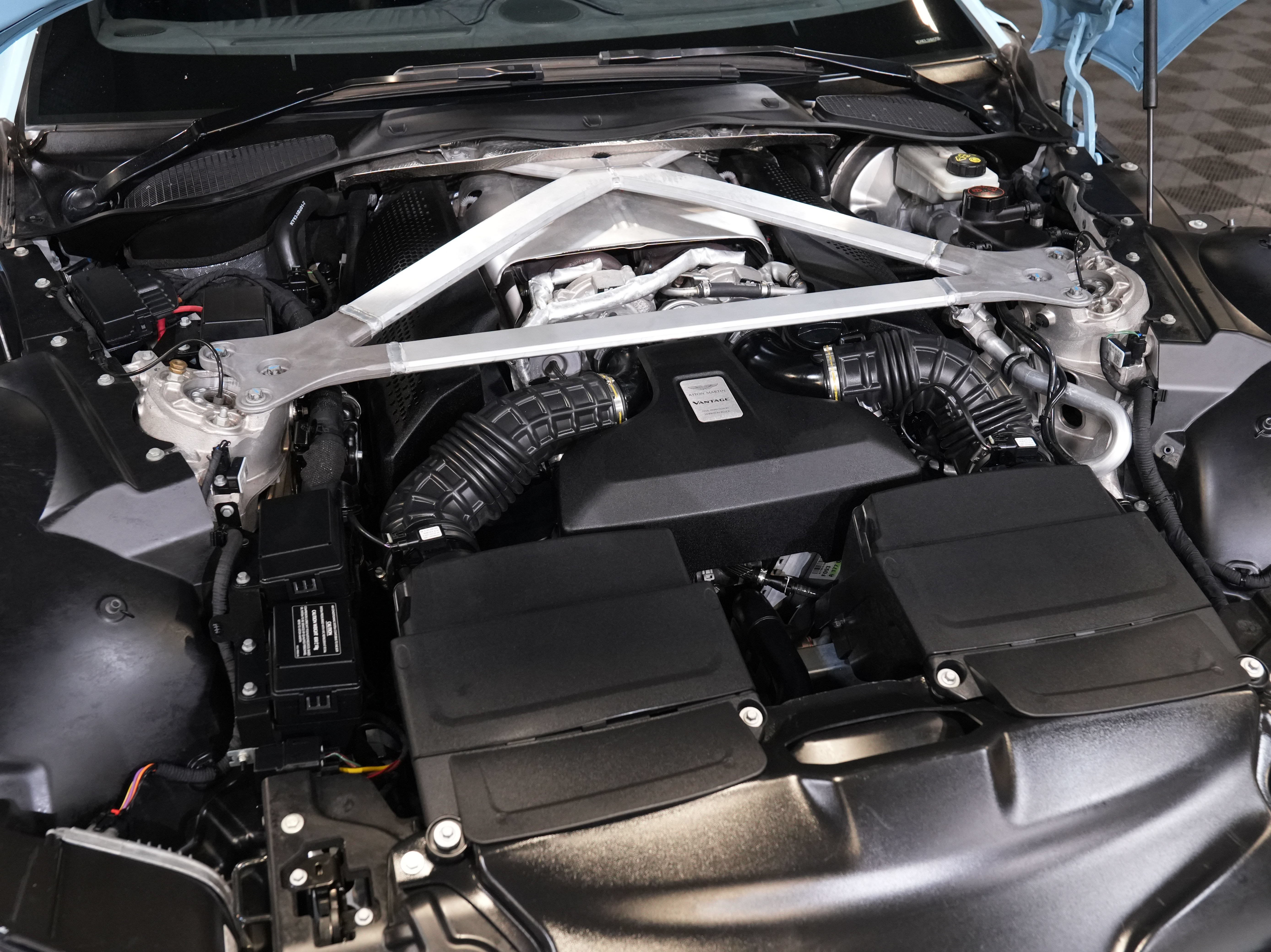 Used 2020 Aston Martin V8 Vantage Coupe RWD image 40