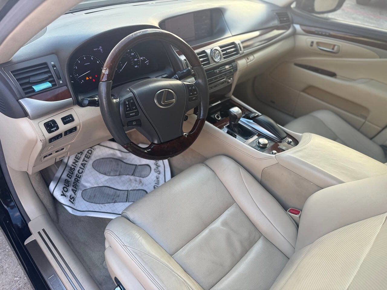 Used 2013 Lexus LS 460 w/ Comfort Pkg image 20
