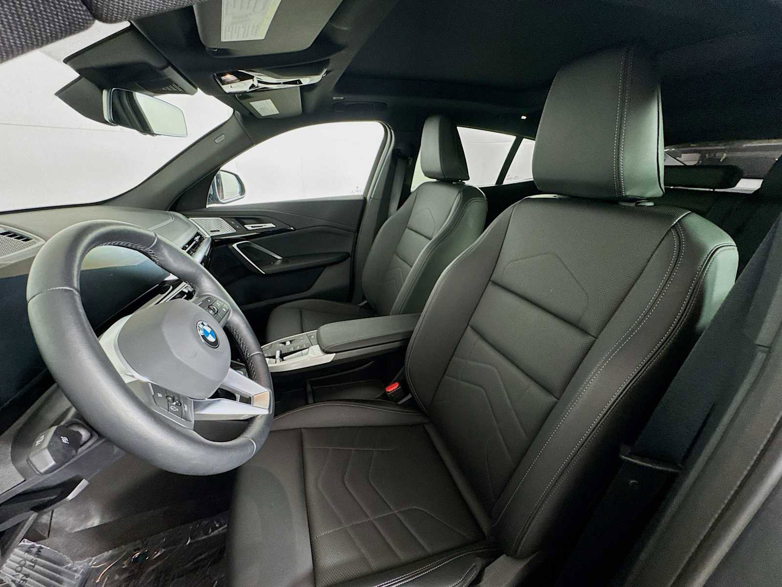 Used 2025 BMW X2 xDrive28i w/ Premium Package image 17