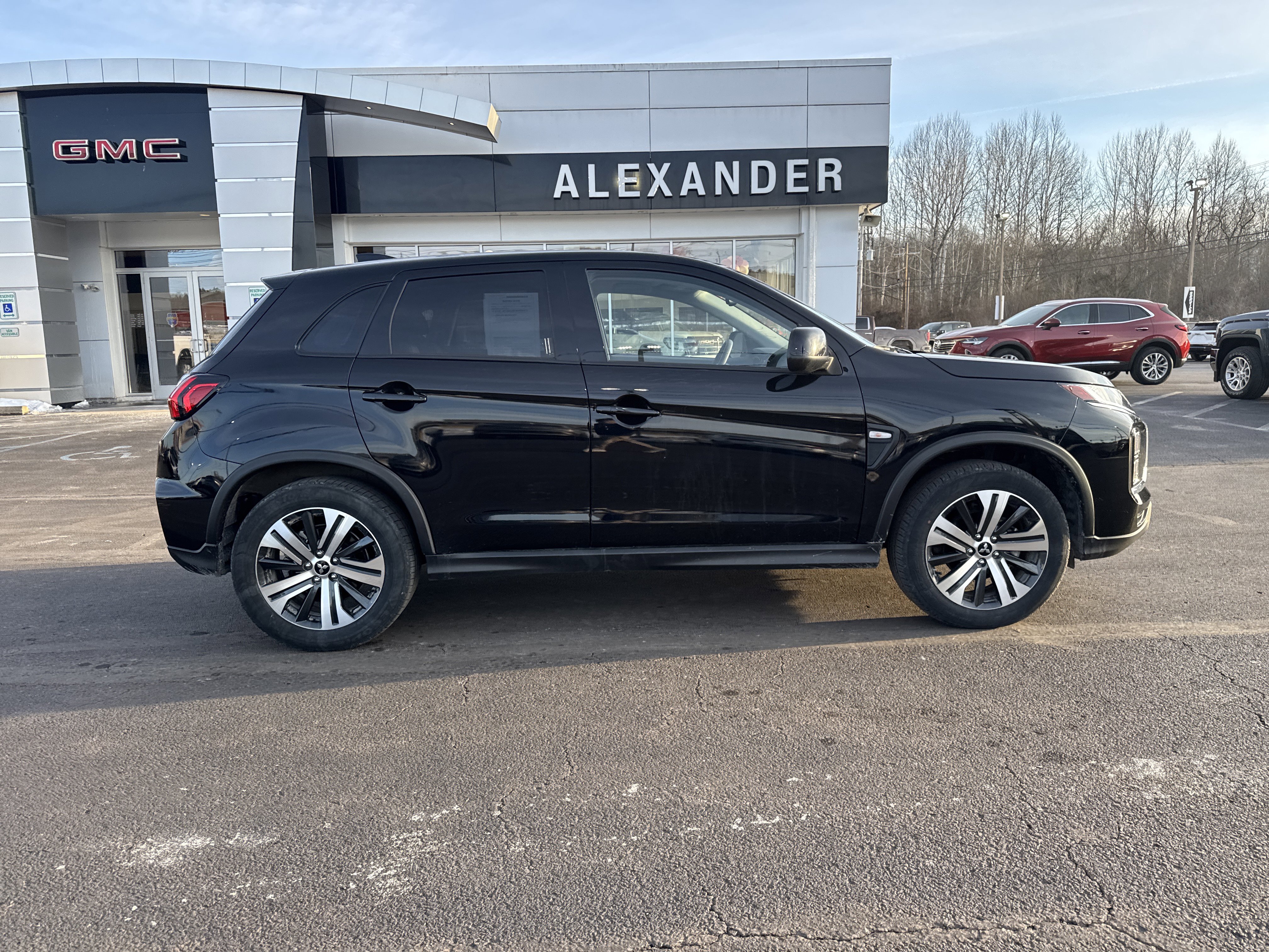 Used 2025 Mitsubishi Outlander Sport ES video 2