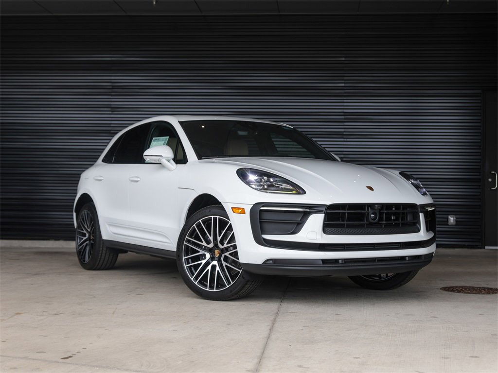Used 2025 Porsche Macan image 10