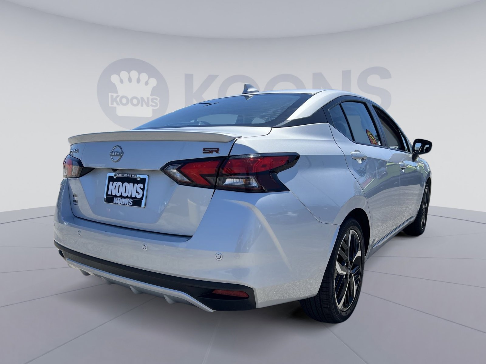 Used 2024 Nissan Versa SR FWD image 16