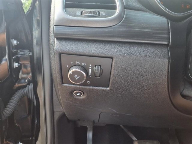 Used 2019 Jeep Grand Cherokee Laredo image 14