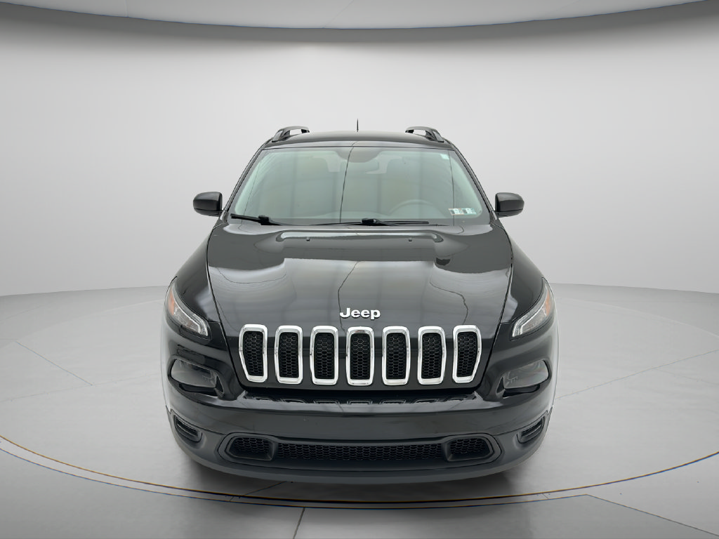 Used 2017 Jeep Cherokee Sport FWD image 2