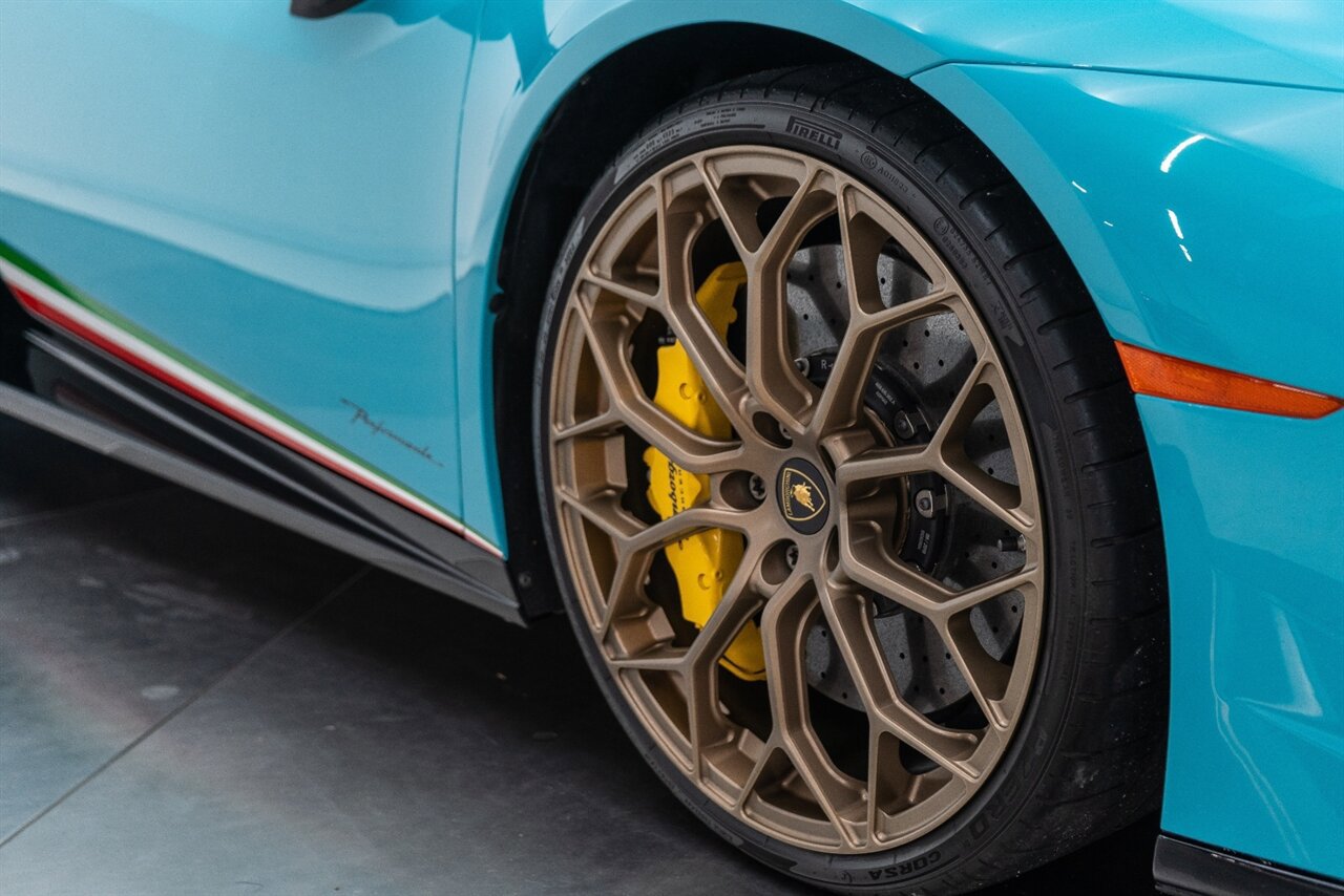 Used 2019 Lamborghini Huracan Performante AWD/4WD image 25