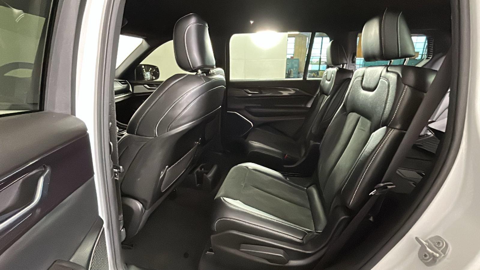 Used 2021 Jeep Grand Cherokee L Laredo AWD/4WD image 31