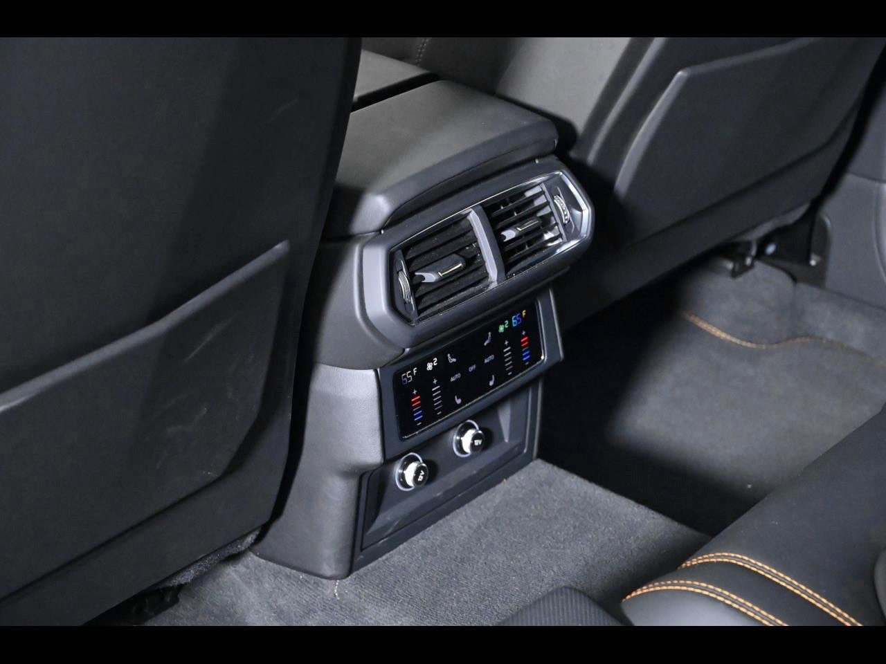 Used 2020 Lamborghini Urus AWD/4WD image 18