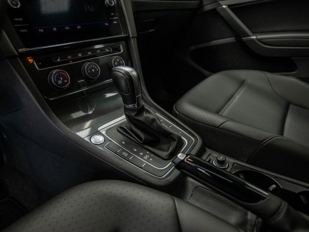 Used 2019 Volkswagen Golf SE w/ Driver Assistance Package image 24