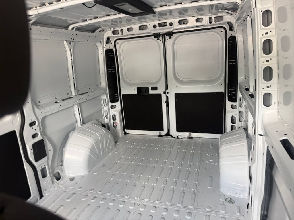 Used 2025 RAM ProMaster 2500 w/ Convenience Group FWD image 13