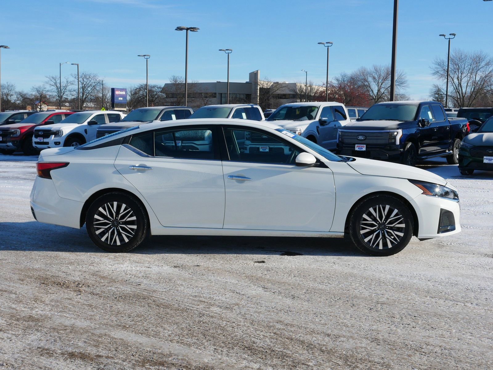 Used 2023 Nissan Altima 2.5 SV image 8