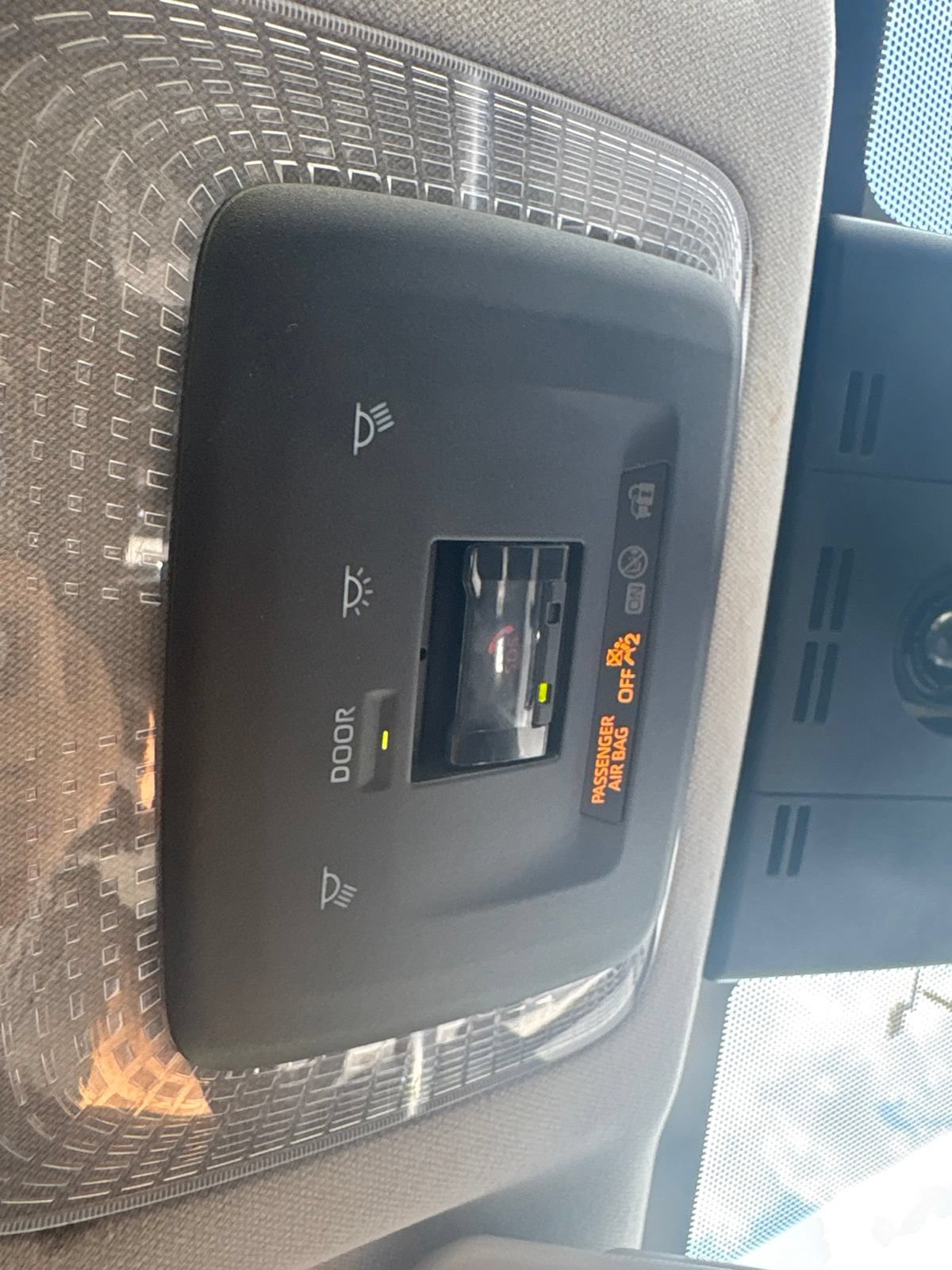 Used 2024 Toyota Prius LE FWD image 30