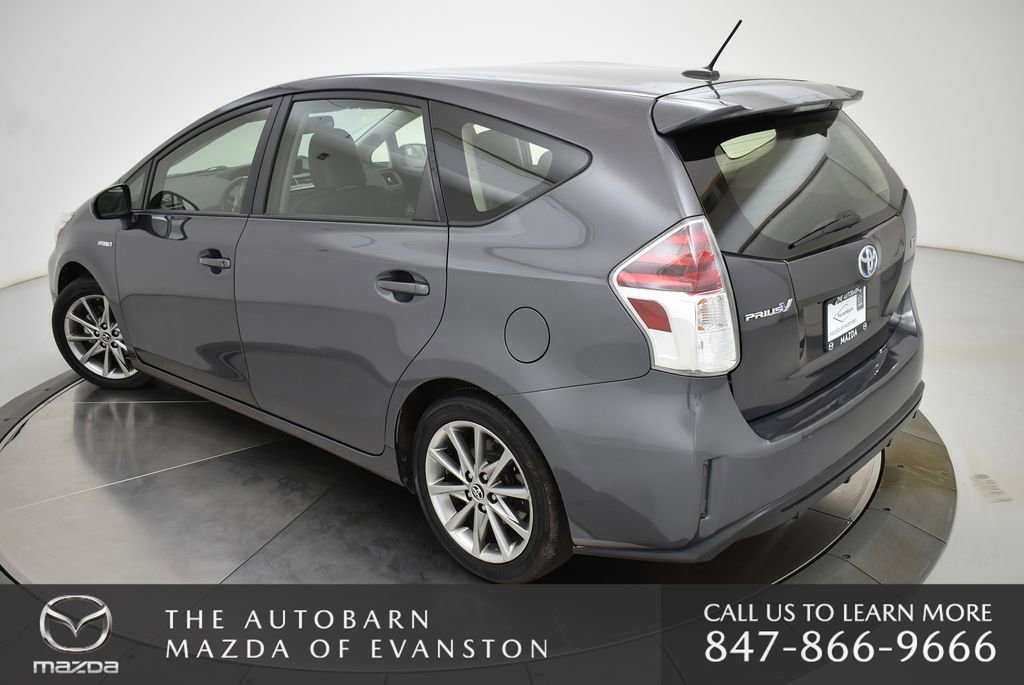 Used 2016 Toyota Prius V Five image 7