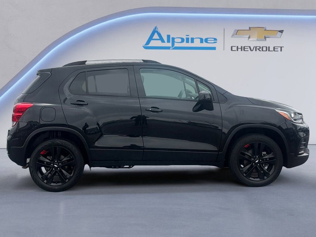 Used 2022 Chevrolet Trax LT w/ Redline Edition AWD/4WD image 6