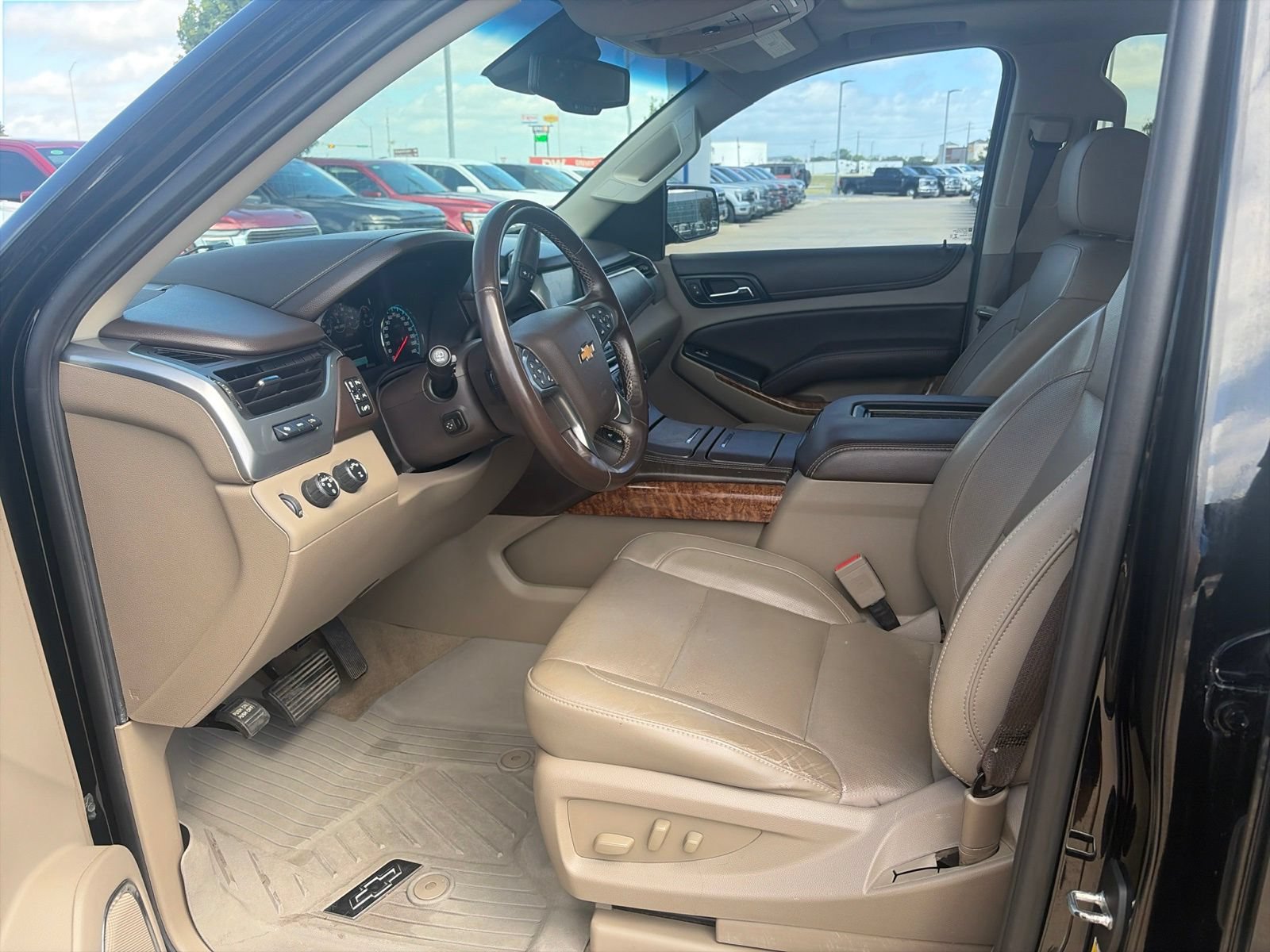 Used 2019 Chevrolet Tahoe Premier AWD/4WD image 13