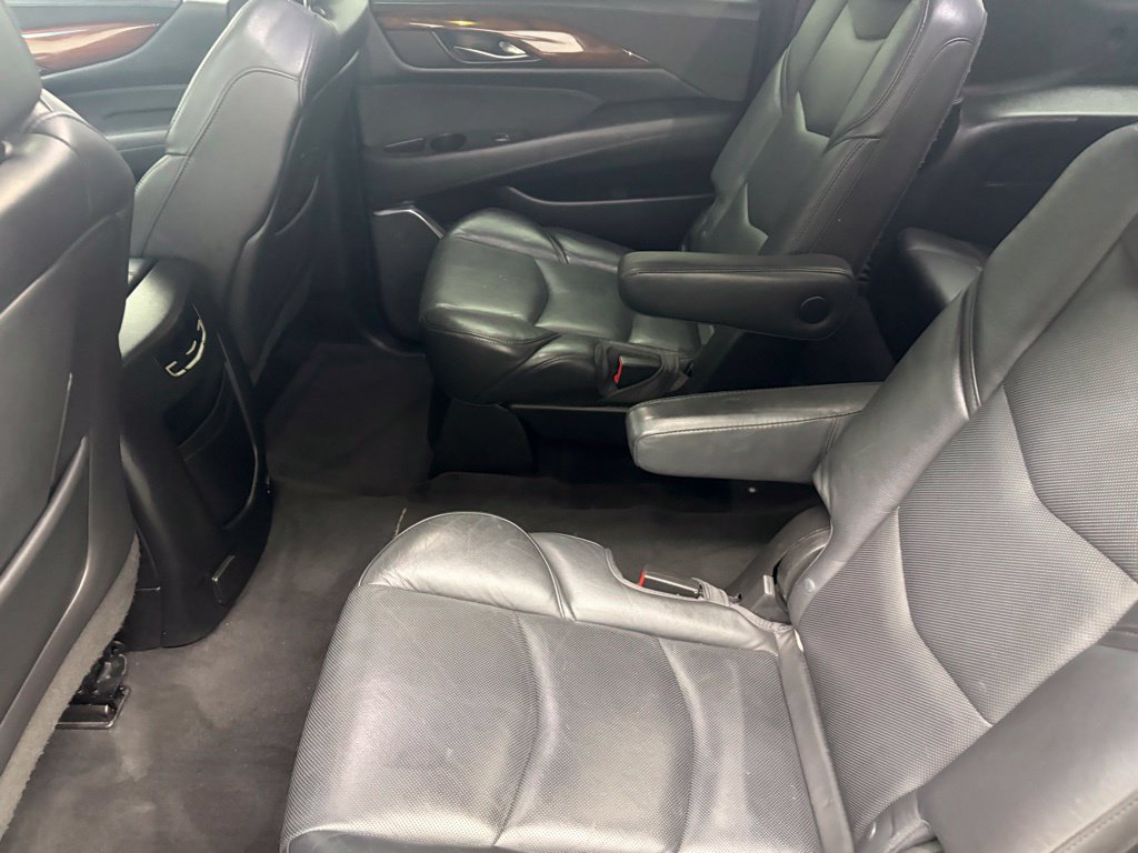 Used 2017 Cadillac Escalade ESV Luxury AWD/4WD image 34
