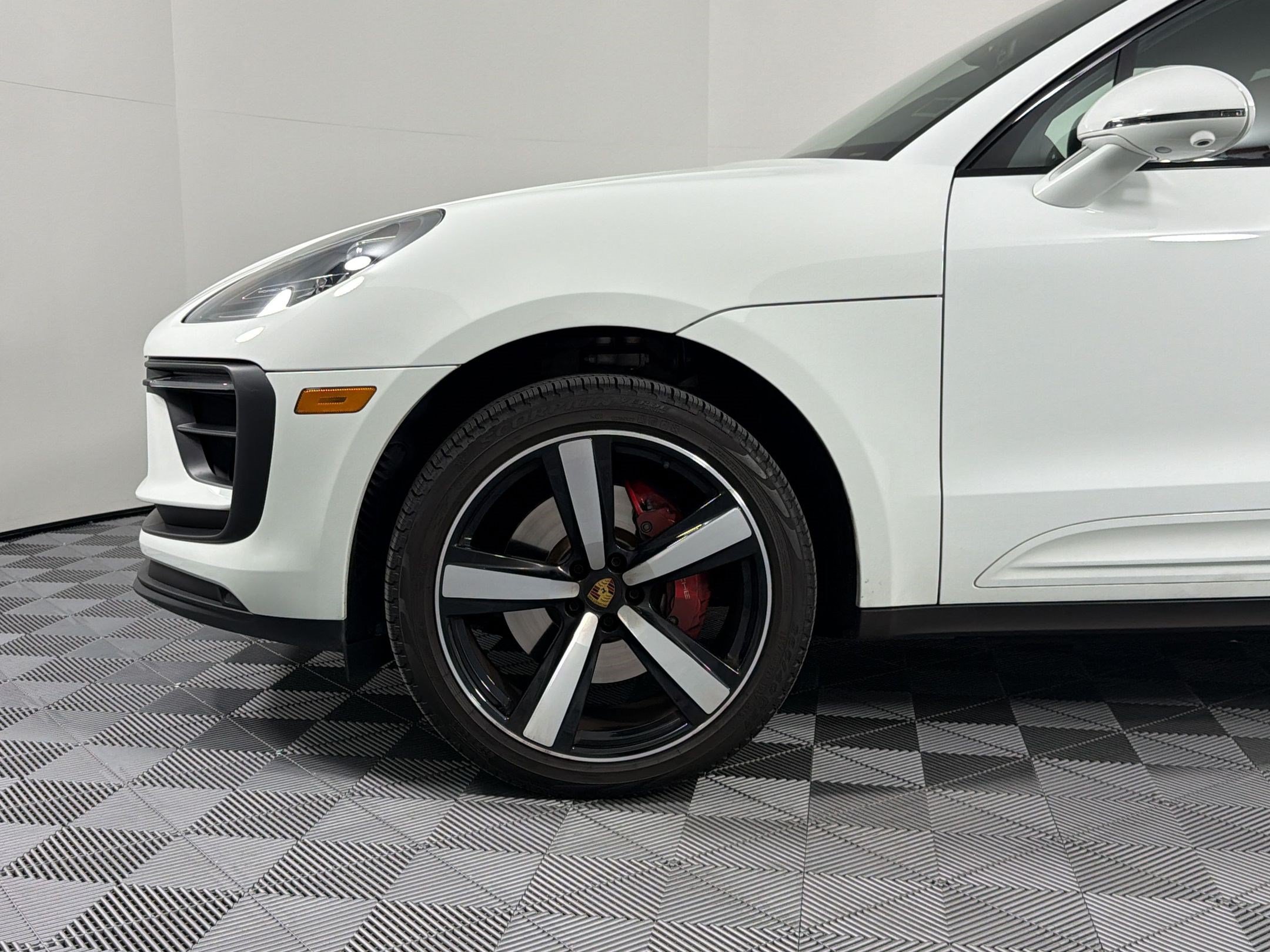 Certified 2024 Porsche Macan S AWD/4WD image 13