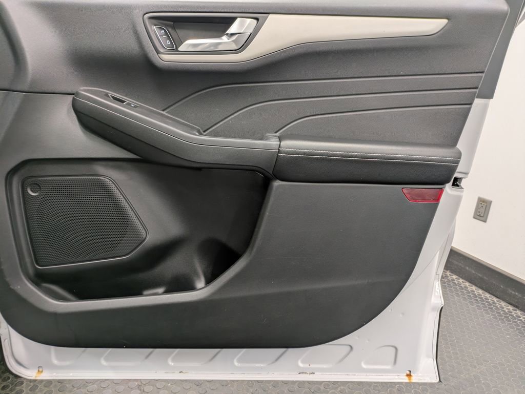 Used 2021 Ford Escape SE w/ Convenience Package FWD image 34