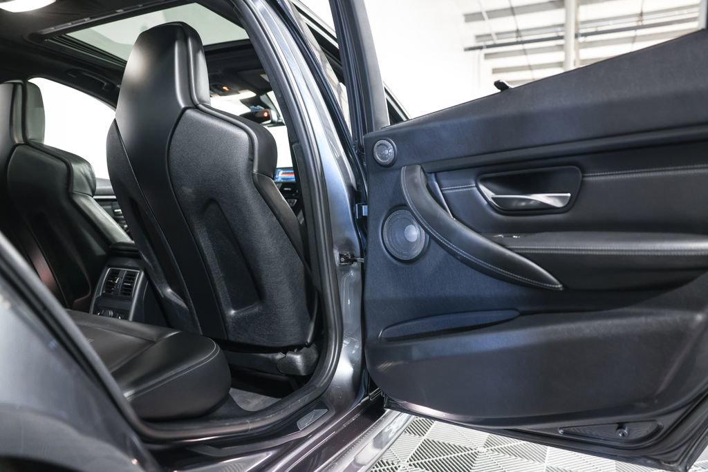 Used 2017 BMW M3 RWD image 29