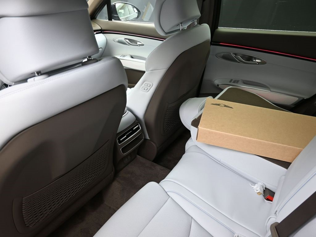 New 2026 Genesis GV70 2.5T Advanced image 18