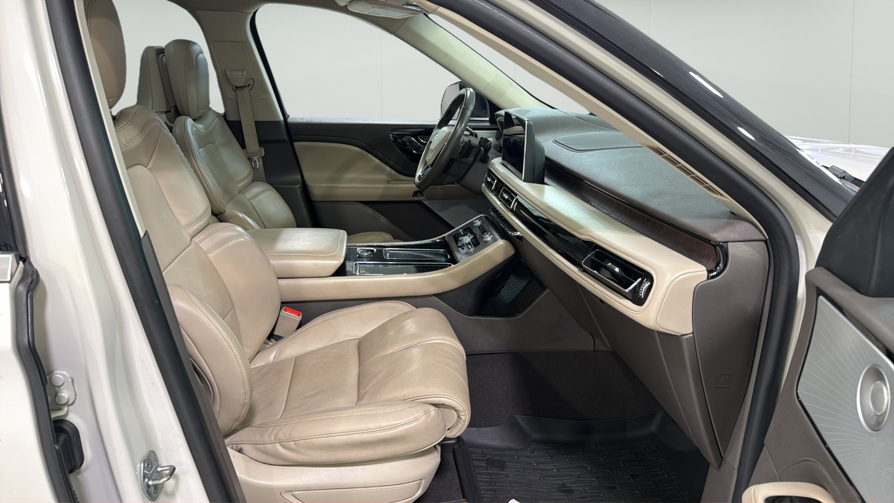 Used 2020 Lincoln Aviator Reserve w/ Equipment Group 202A AWD/4WD image 25