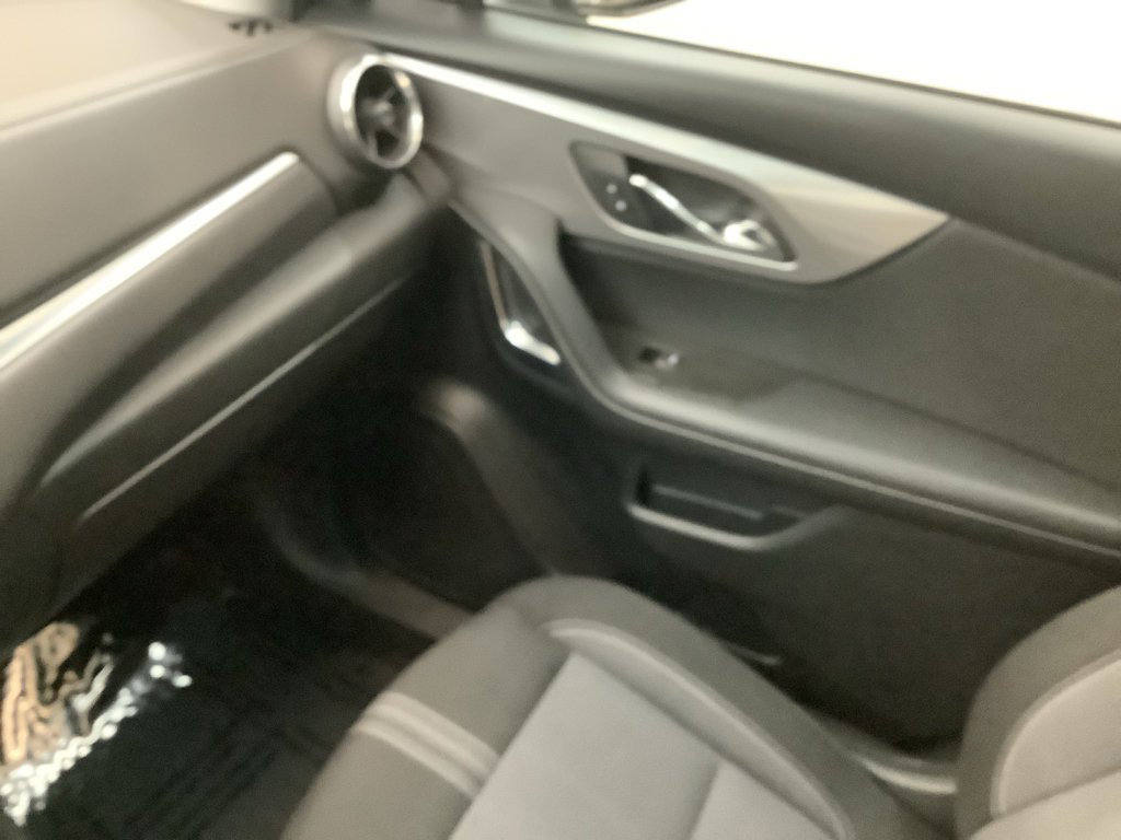 Used 2025 Chevrolet Blazer LT FWD image 21