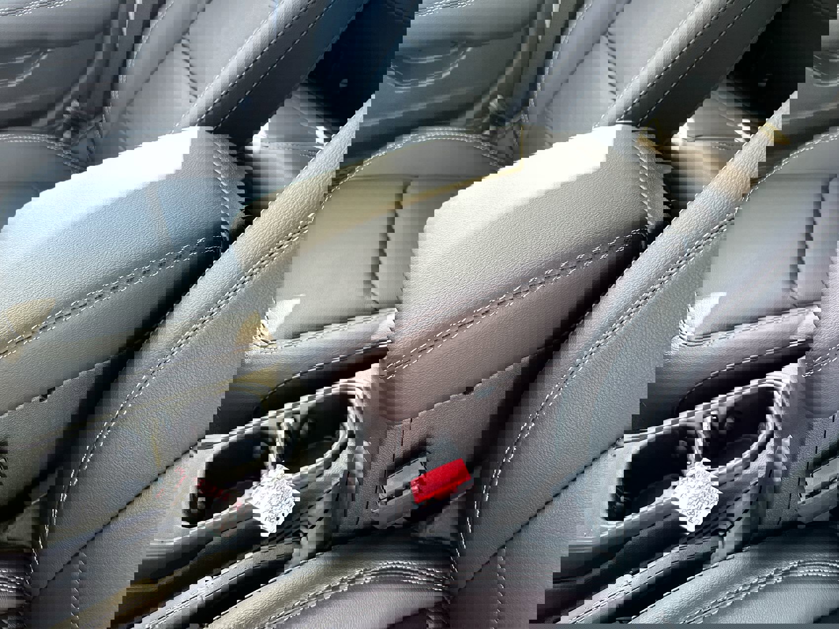 New 2023 Jeep Wrangler Sahara w/ Cold Weather Group image 21