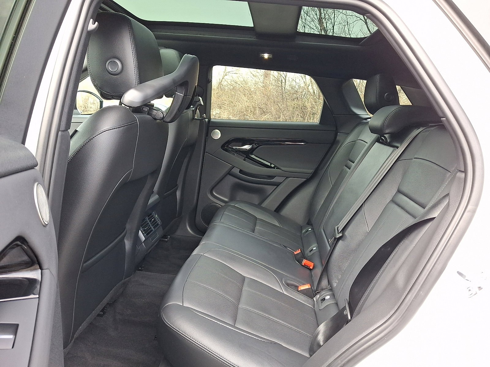 Used 2025 Land Rover Range Rover Evoque Dynamic SE AWD/4WD image 5