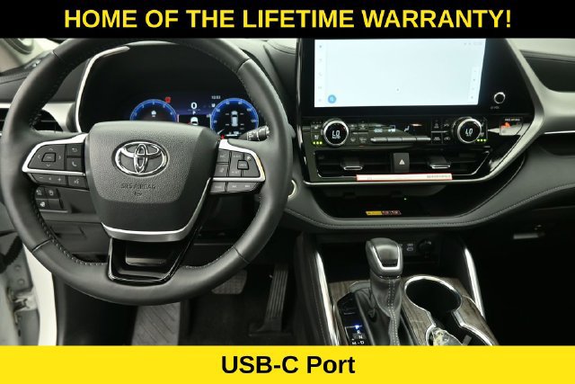 Used 2025 Toyota Highlander Platinum AWD/4WD image 15