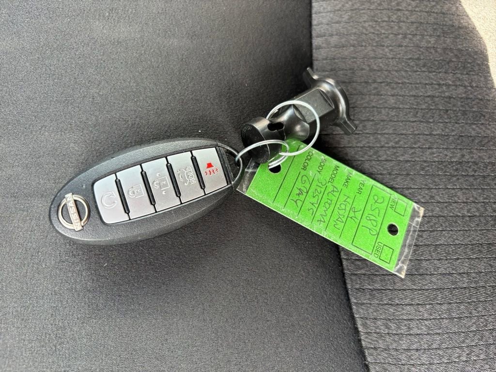 Used 2024 Nissan Altima 2.5 SV w/ SV Premium Package AWD/4WD image 29