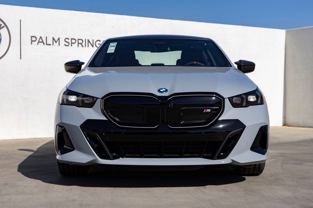 New 2026 BMW i5 w/ Executive Package AWD/4WD image 4
