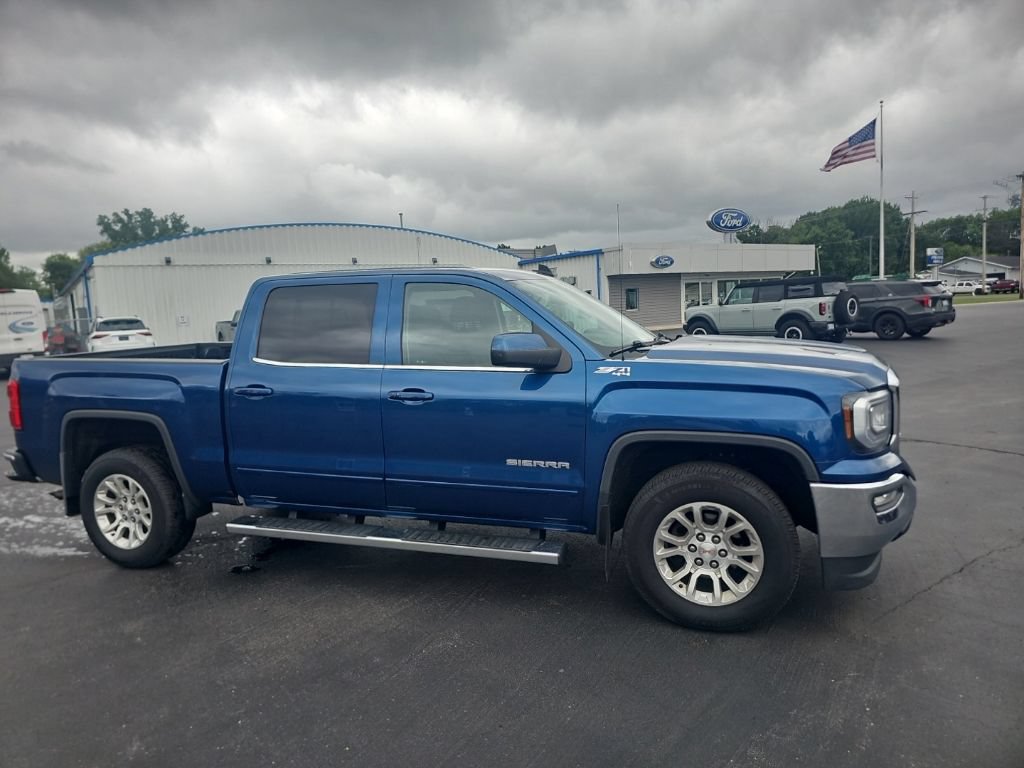Used 2018 GMC Sierra 1500 SLE w/ SLE Value Package AWD/4WD image 4