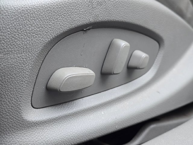 Used 2015 Chevrolet Impala LT w/ Convenience Package FWD image 25