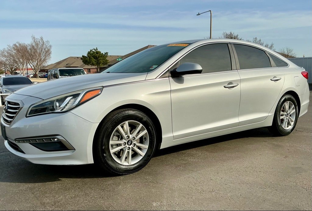 Used 2015 Hyundai Sonata SE image 7